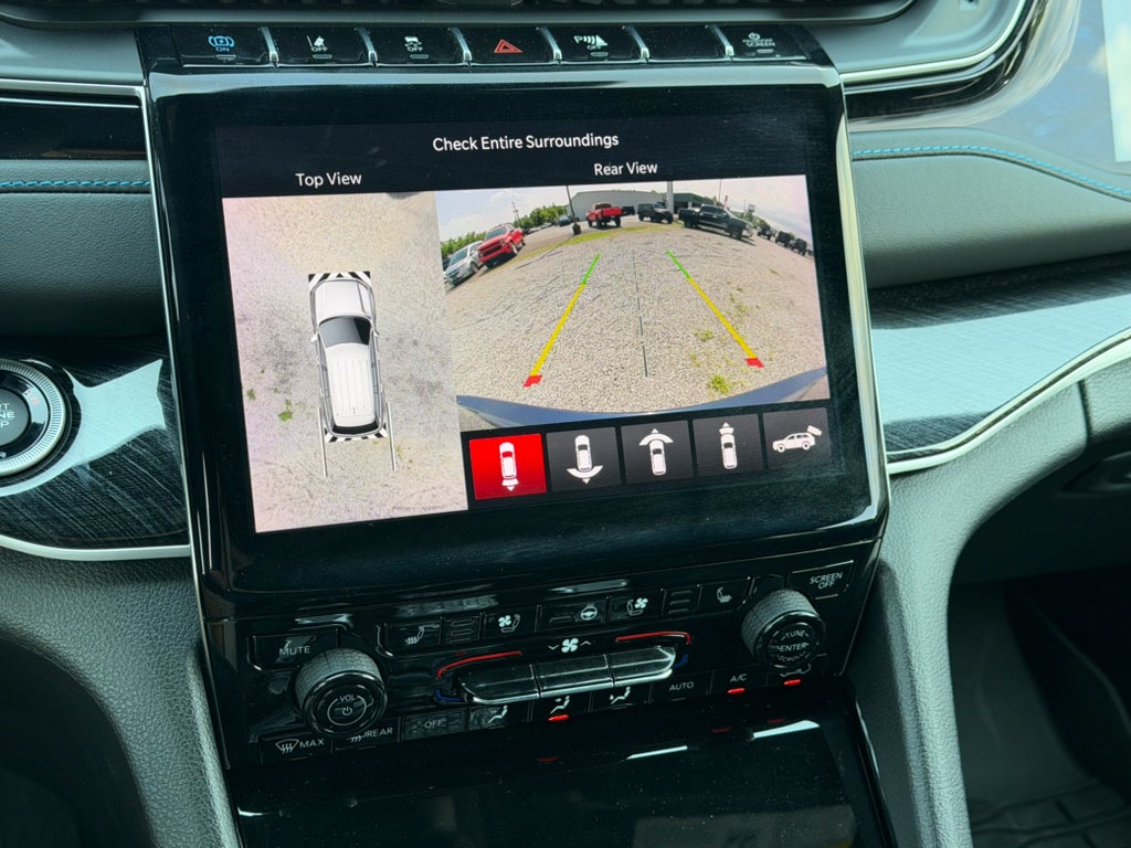 2022 Jeep Grand Cherokee 4xe Trailhawk