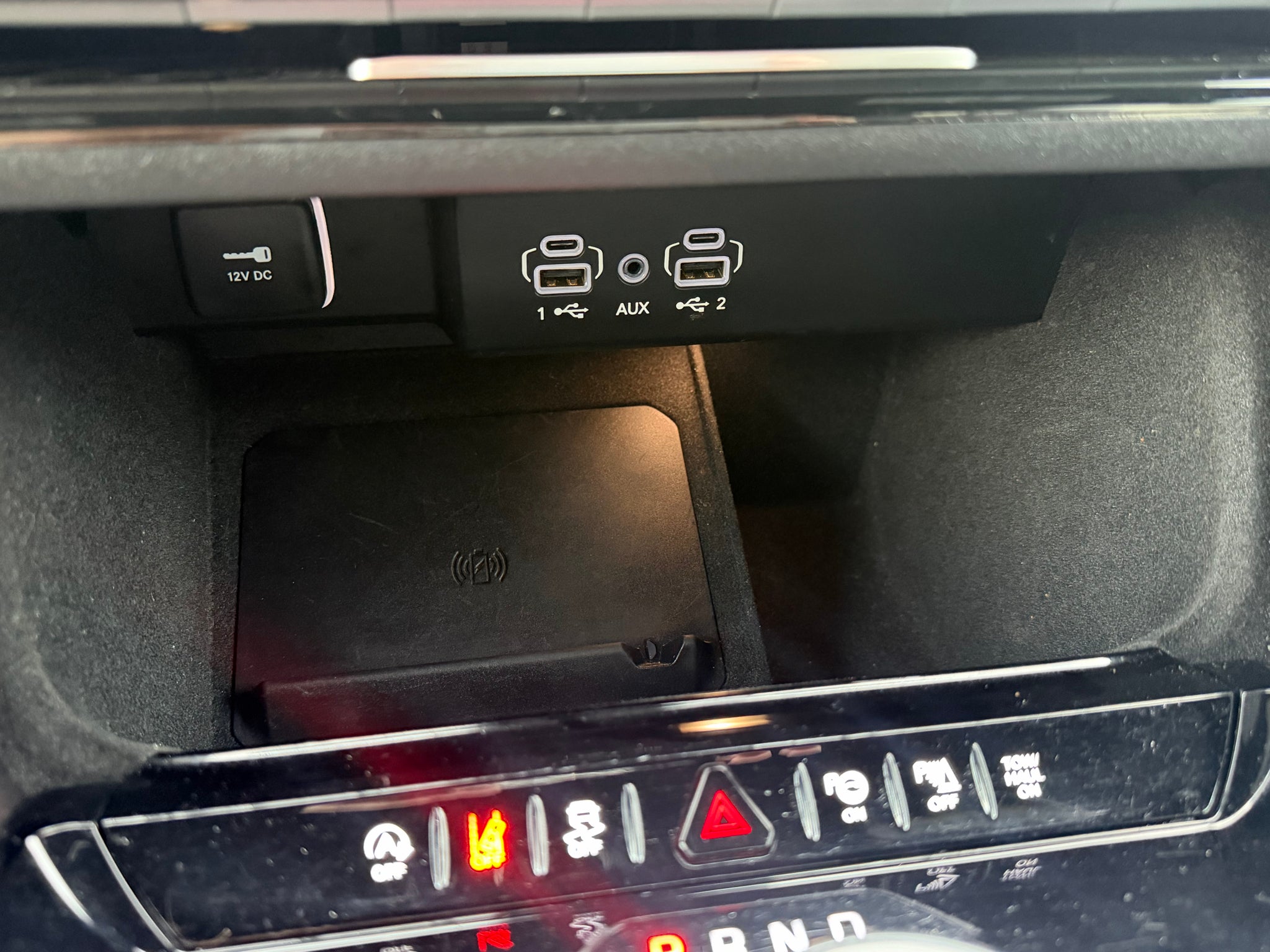 2023 Jeep Wagoneer Base