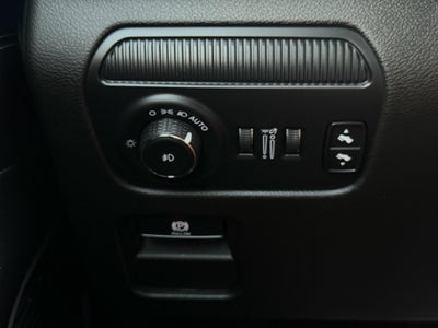 2023 Jeep Wagoneer Base