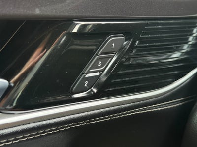 2023 Jeep Wagoneer Base