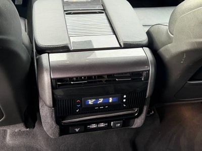 2023 Jeep Wagoneer Base