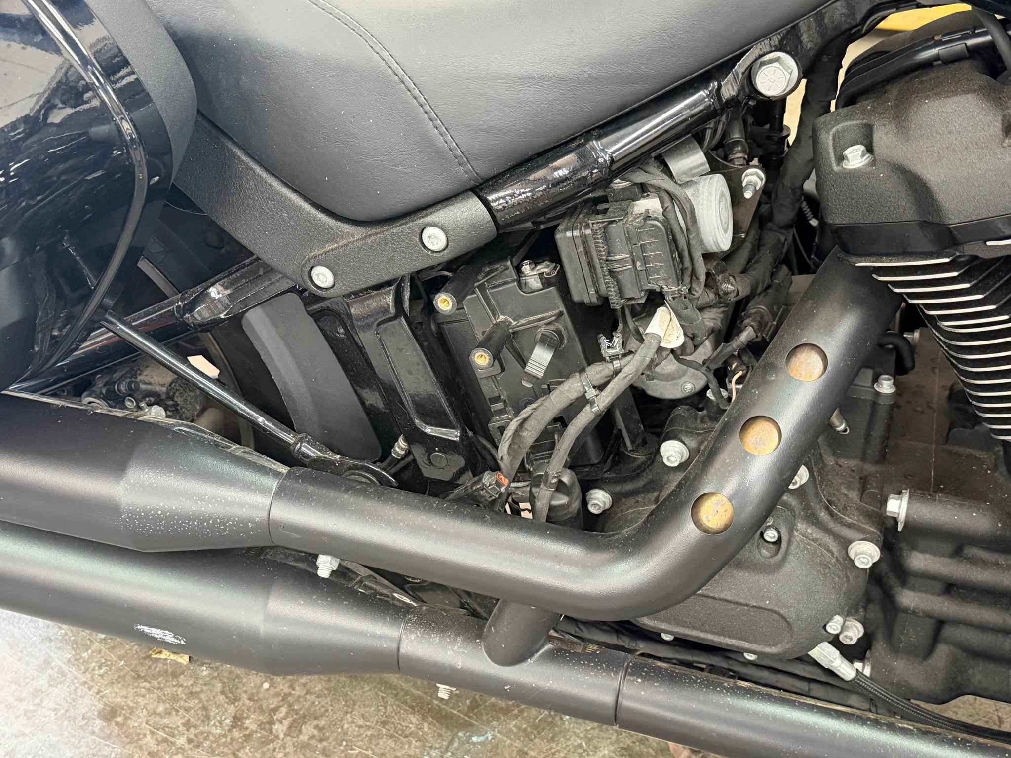 2022 HARLEY-DAV FXLRST Base