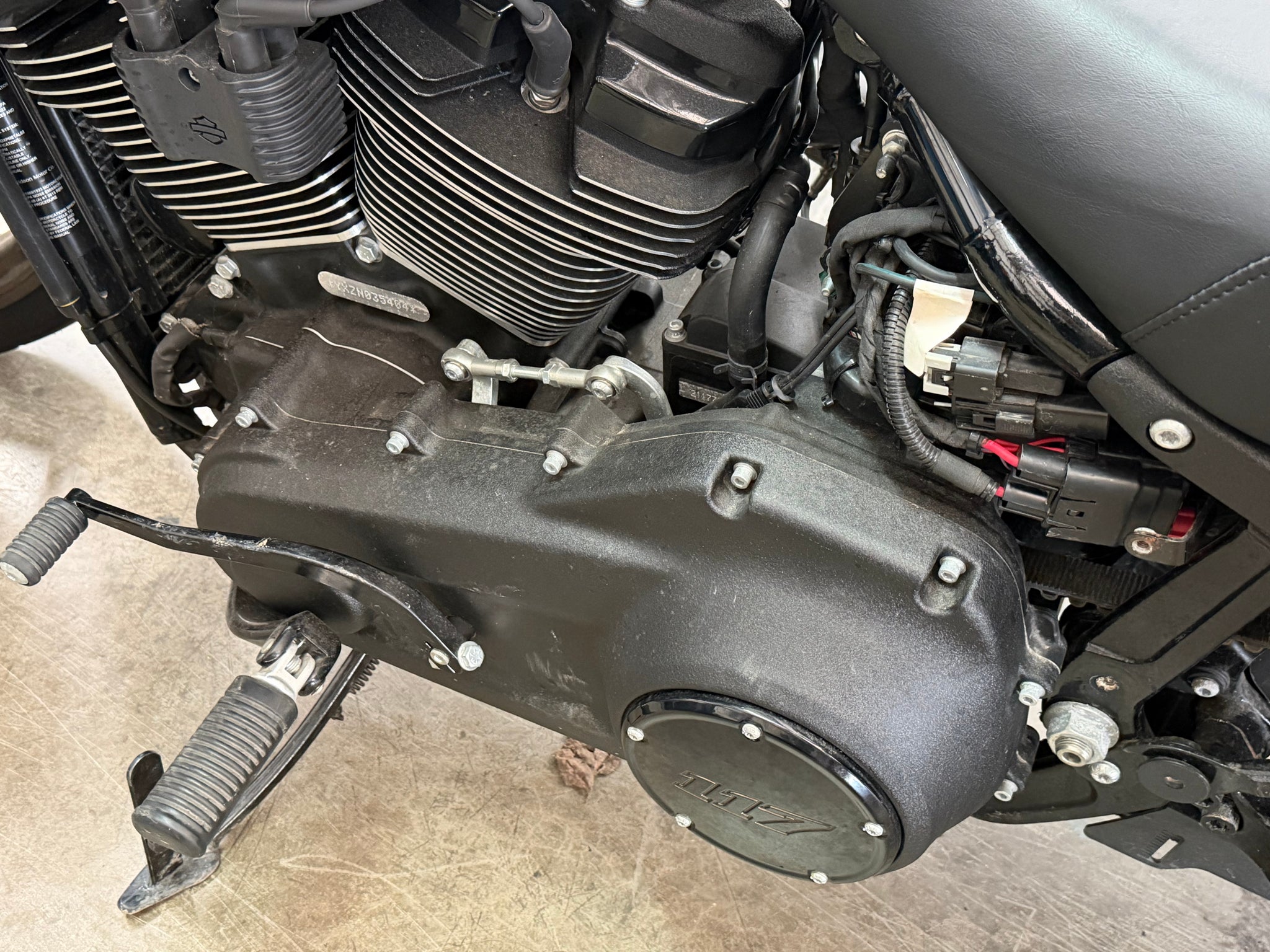 2022 HARLEY-DAV FXLRST Base