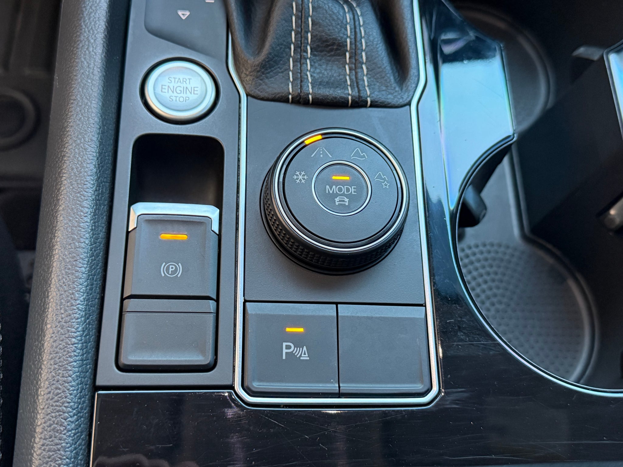 2022 Volkswagen Atlas 3.6L V6 SE w/Technology