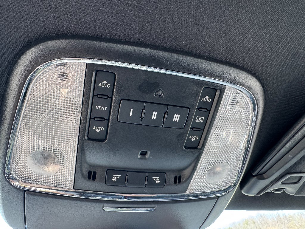 2022 Chrysler 300 300S