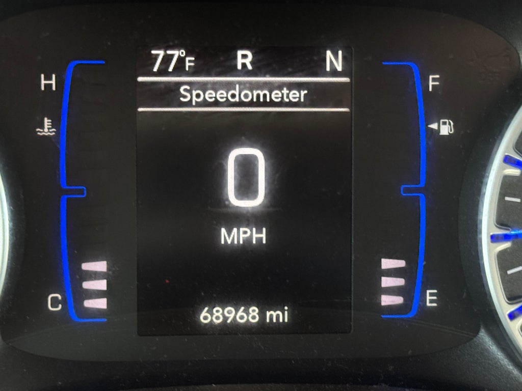 2023 Chrysler Voyager LX