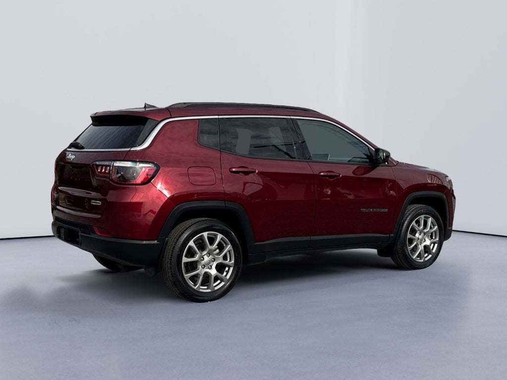 2022 Jeep Compass Latitude Lux