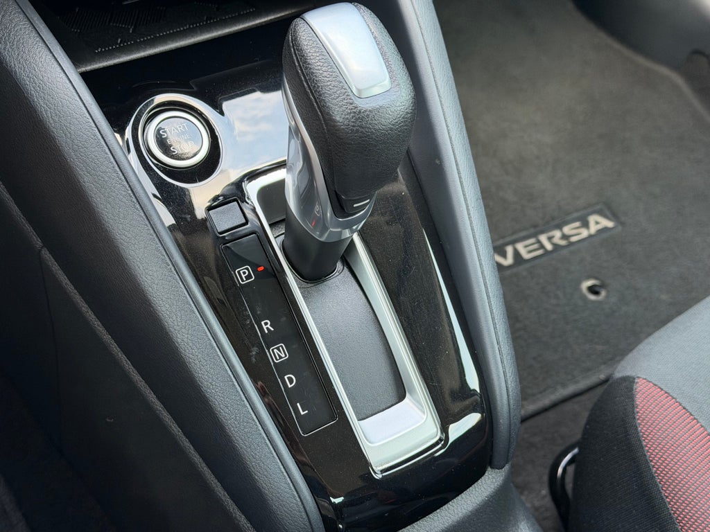 2025 Nissan Versa SR