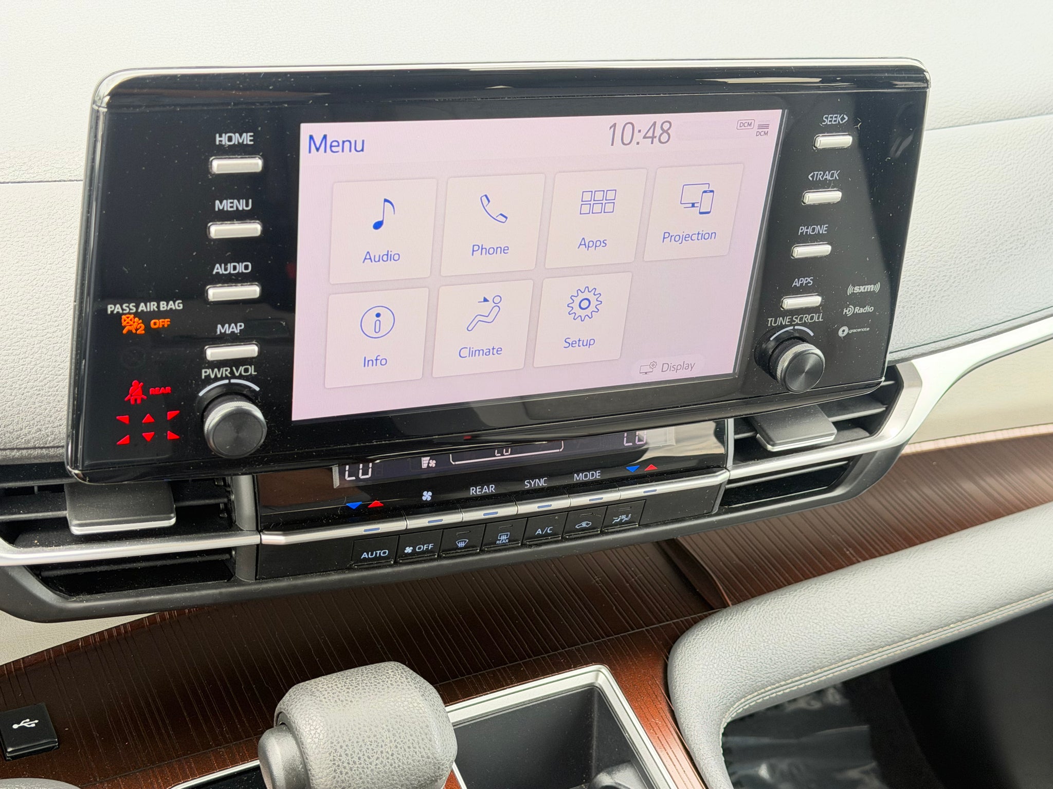 2024 Toyota Sienna LE