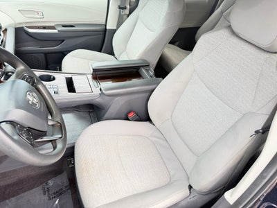 2024 Toyota Sienna LE
