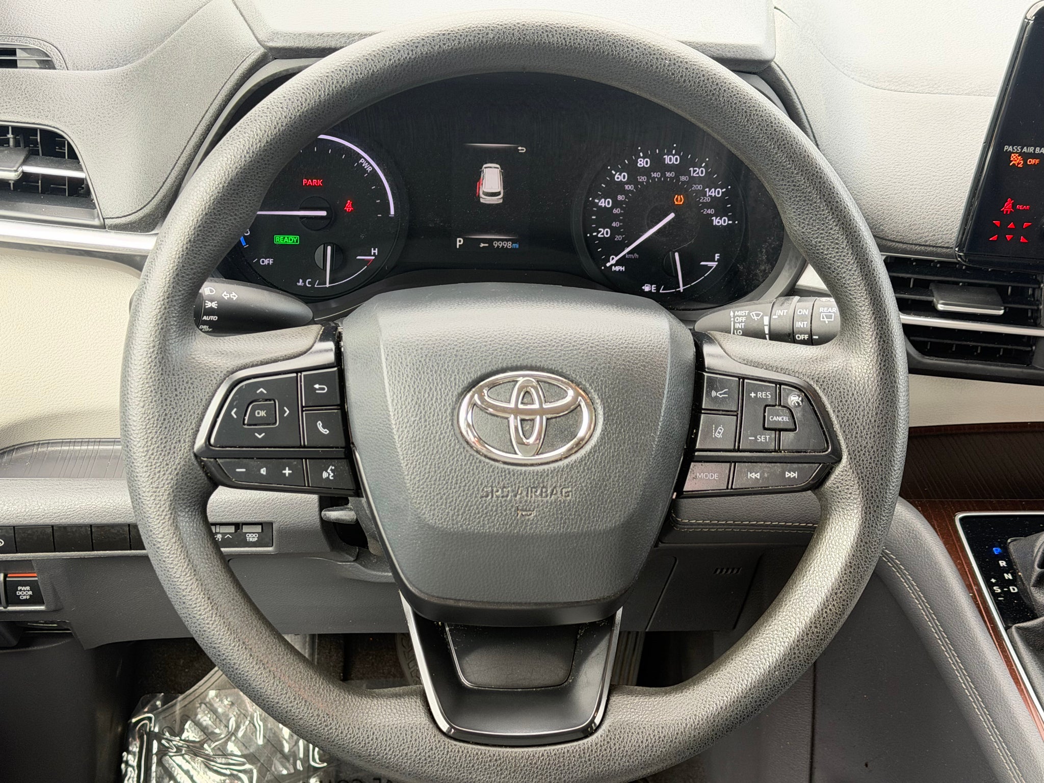 2024 Toyota Sienna LE