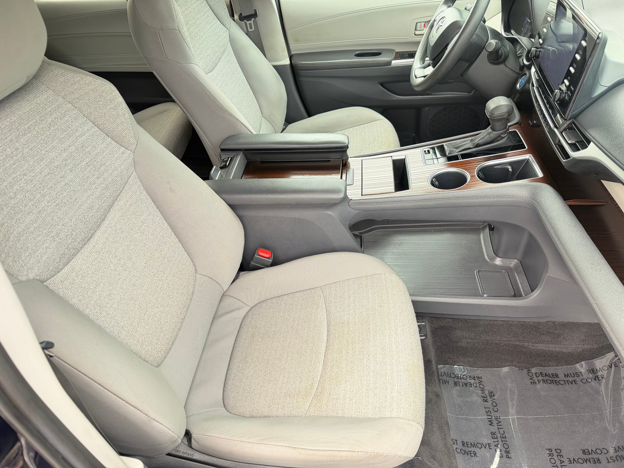 2024 Toyota Sienna LE
