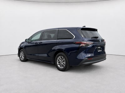 2024 Toyota Sienna LE