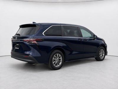 2024 Toyota Sienna LE