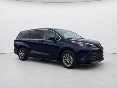 2024 Toyota Sienna LE