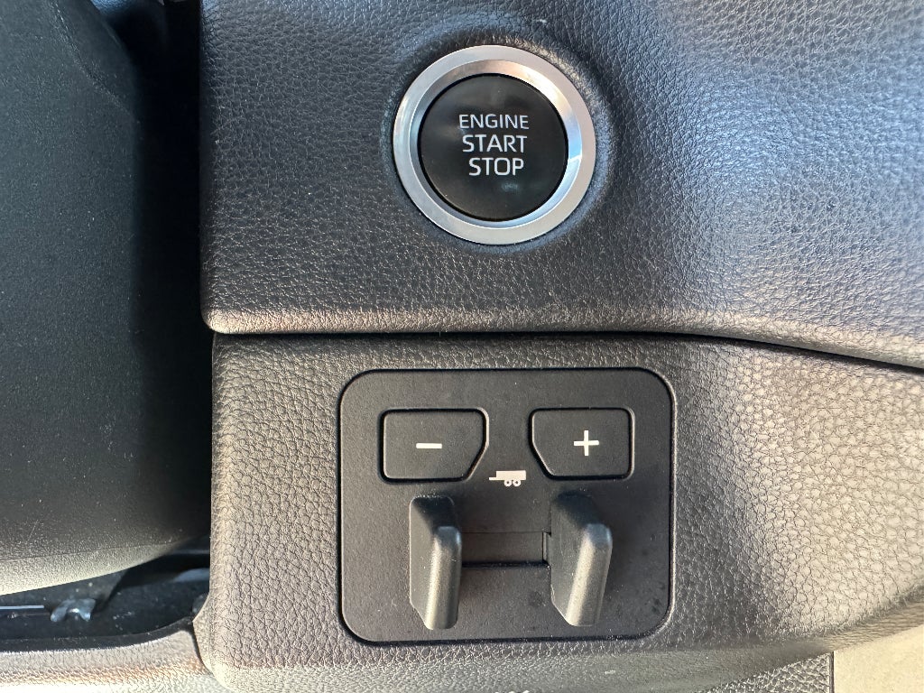 2022 Toyota Tundra 4WD SR5