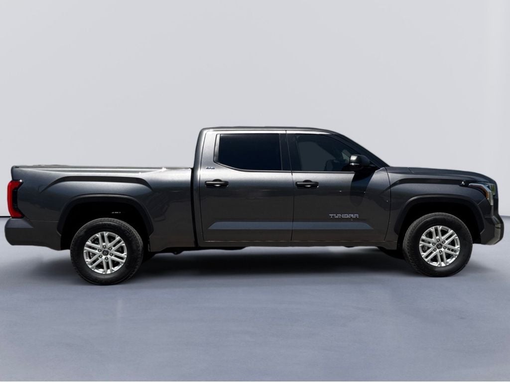 2022 Toyota Tundra 4WD SR5
