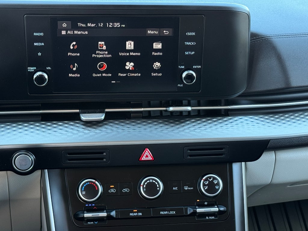 2023 Kia Carnival LX