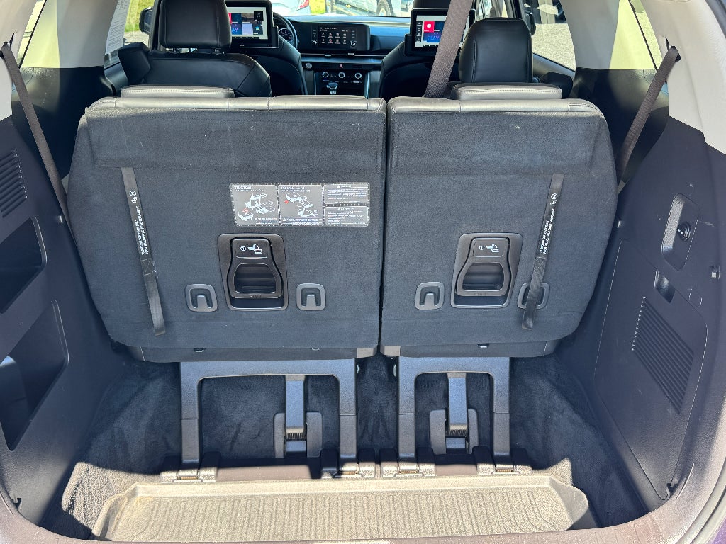 2023 Kia Carnival LX