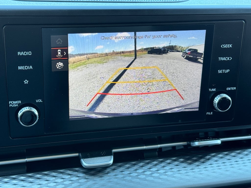 2023 Kia Carnival LX