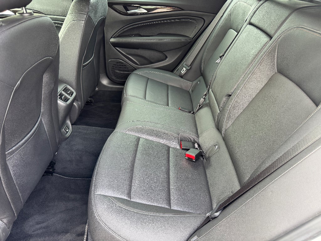 2019 Buick Regal TourX Essence