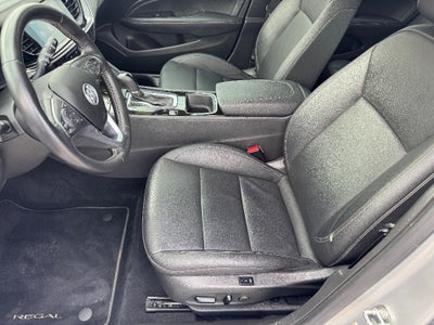 2019 Buick Regal TourX Essence