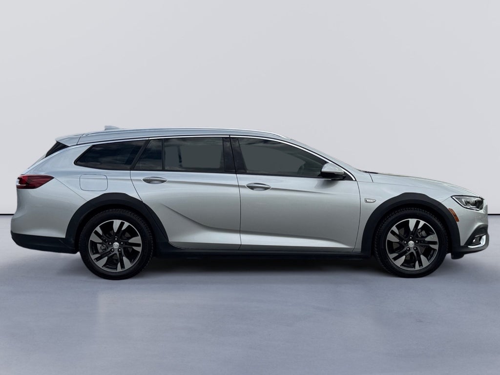2019 Buick Regal TourX Essence