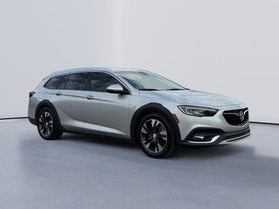 2019 Buick Regal TourX Essence